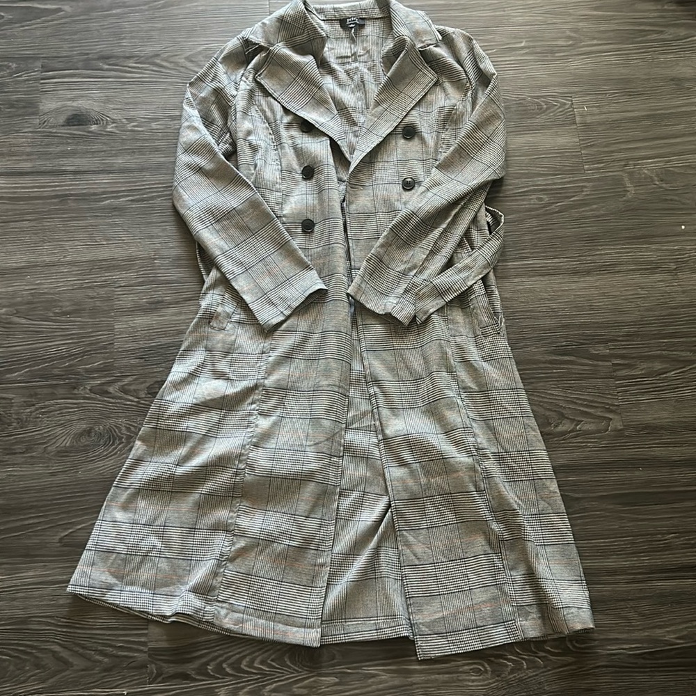 Chic Plaid Trench Coat - Size Large, Worn Once